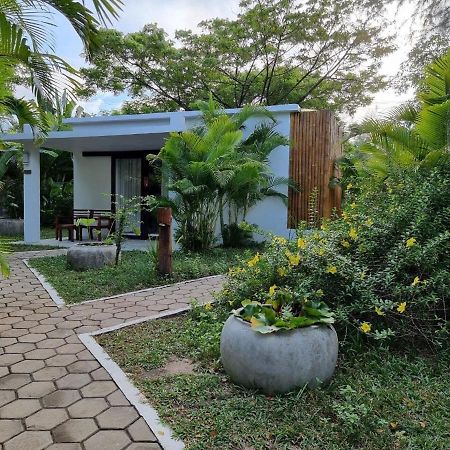 Sahaa Beach Resort Сиануквиль Экстерьер фото